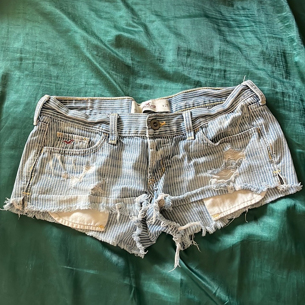 Hollister 25 waist jean shorts